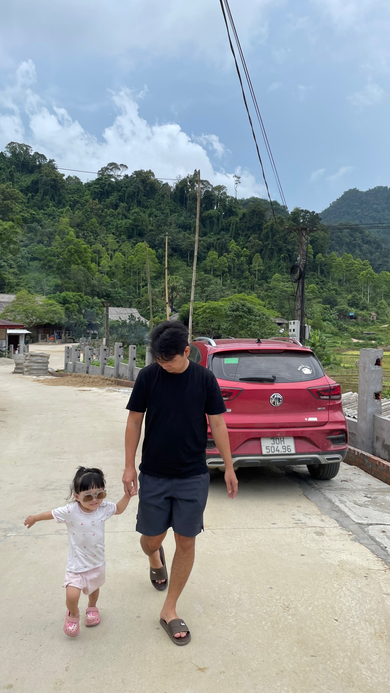 Chủ xe MG ZS: 'Xe ghi điểm nhờ ngoại hình, phù hợp chạy đô thị hơn đường đèo núi' Chủ xe MG ZS: 'Xe ghi điểm nhờ ngoại hình, phù hợp chạy đô thị hơn đường đèo núi'