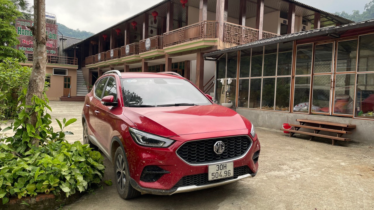 Chủ xe MG ZS: 'Xe ghi điểm nhờ ngoại hình, phù hợp chạy đô thị hơn đường đèo núi' Chủ xe MG ZS: 'Xe ghi điểm nhờ ngoại hình, phù hợp chạy đô thị hơn đường đèo núi'