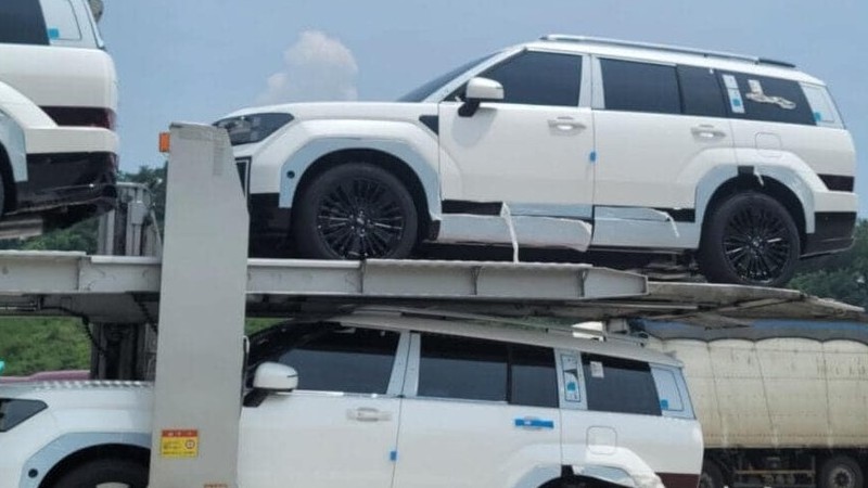 Hyundai Santa Fe 2024 lộ thêm màu mới, có bản 6 chỗ ngồi