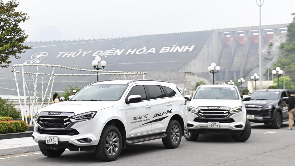 Isuzu Caravan 2023 chính thức bắt đầu