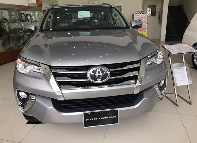 toyota fortuner giam gia day hang don cho don ban nang cap moi