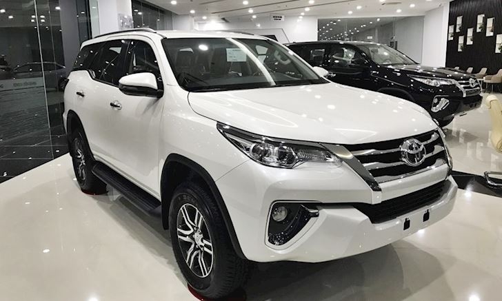 toyota fortuner giam gia day hang don cho don ban nang cap moi