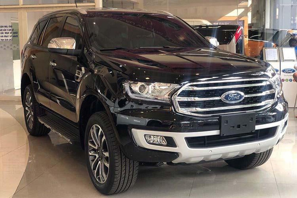 ford everest giam gia manh trong thang 9