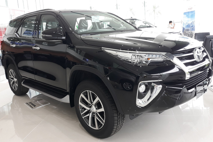 toyota fortuner ban full 28l 4x4 cu giam hon 230 trieu dong