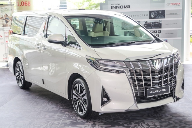 trieu hoi xe tien ty toyota land cruiser alphard fortuner tai viet nam