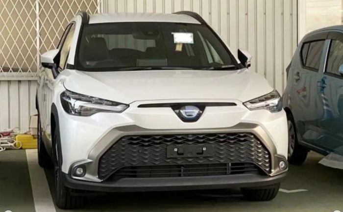 Toyota Corolla Cross nâng cấp lộ diện thiết kế khác lạ trước ngày ra mắt Toyota Corolla Cross nâng cấp lộ diện thiết kế khác lạ trước ngày ra mắt