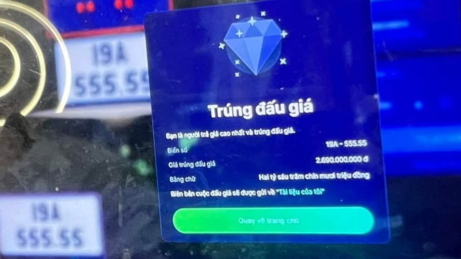 Biển số đấu giá đầu tiên được trả 2,69 tỷ đồng
