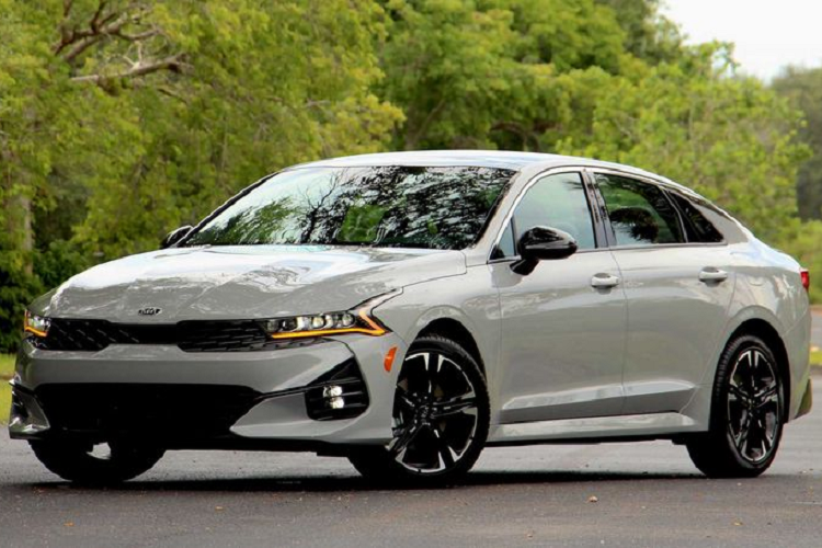 kia k5 gt 2021 se vuot troi hon ca bmw 330i nhu tuyen bo