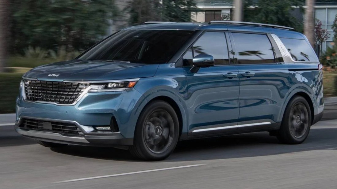 Cộng đồng mạng phản ứng khi Kia Việt Nam gọi Carnival là SUV đô thị
