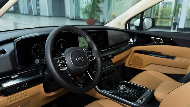 Lộ ảnh thực tế Kia Carnival 2022 tại Việt Nam trước ngày ra mắt