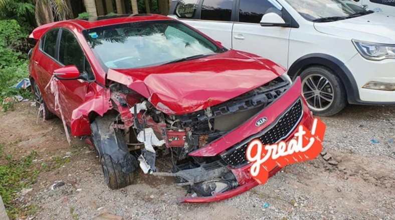 Ngân hàng phát mại Kia Cerato hư hỏng nặng giá 338 triệu Ngân hàng phát mại Kia Cerato hư hỏng nặng giá 338 triệu