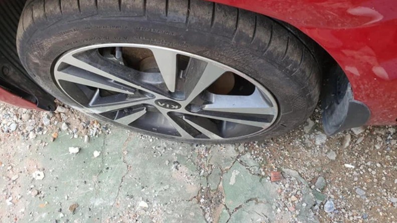Ngân hàng phát mại Kia Cerato hư hỏng nặng giá 338 triệu Ngân hàng phát mại Kia Cerato hư hỏng nặng giá 338 triệu