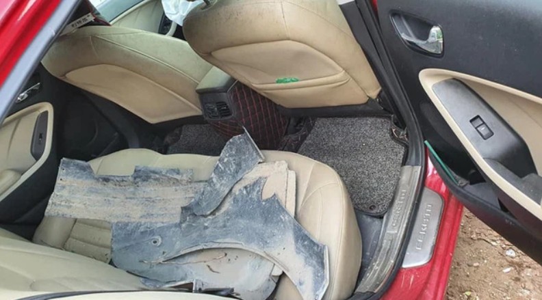 Ngân hàng phát mại Kia Cerato hư hỏng nặng giá 338 triệu Ngân hàng phát mại Kia Cerato hư hỏng nặng giá 338 triệu