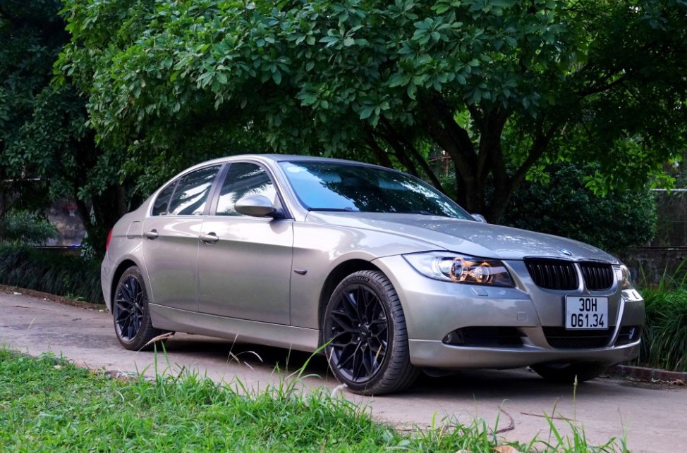 BMW E90 325i đời 2008 - cảm nhận sau 2 tháng cầm lái BMW E90 325i đời 2008 - cảm nhận sau 2 tháng cầm lái
