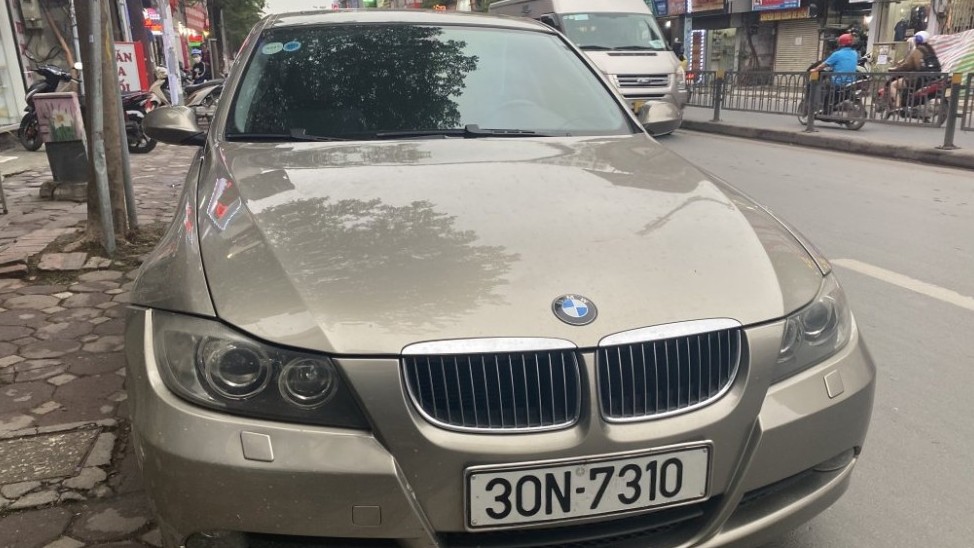 BMW E90 325i đời 2008 - cảm nhận sau 2 tháng cầm lái
