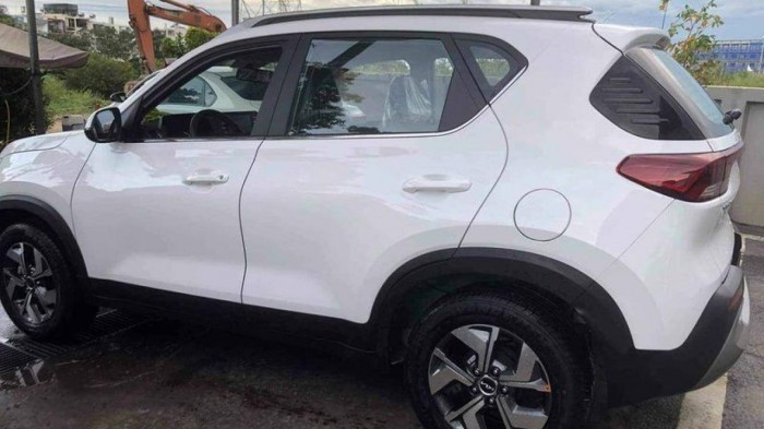 Loạt ảnh Kia Sonet đầu tiên về đại lý Loạt ảnh Kia Sonet đầu tiên về đại lý