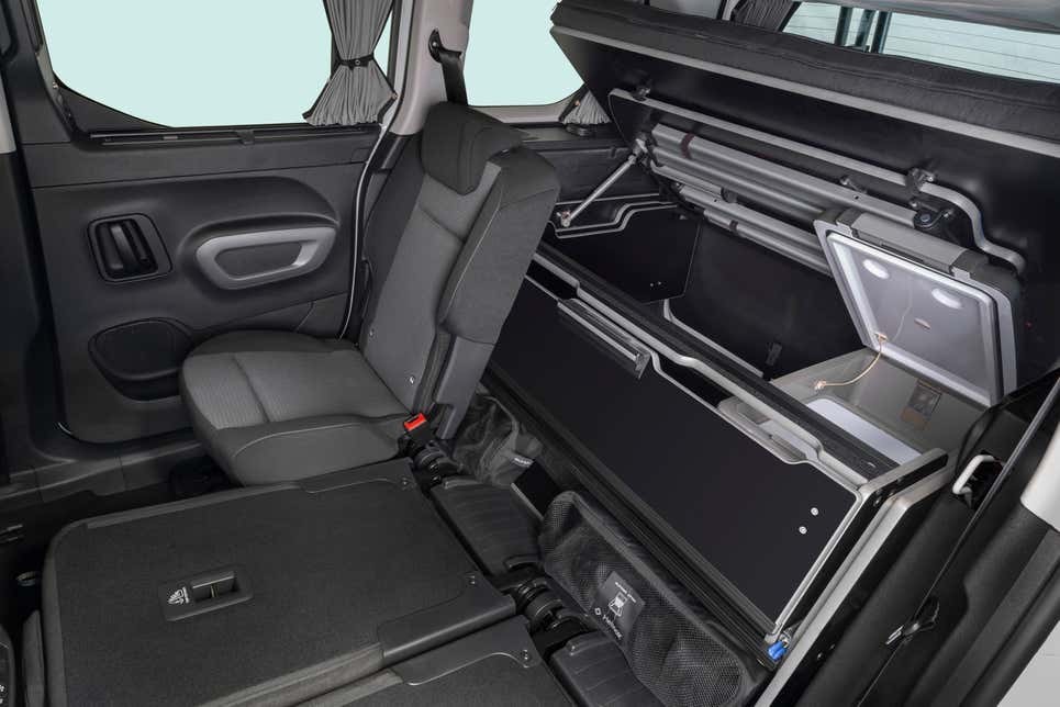 Proace Camper - xe cắm trại Toyota thực dụng, giá hợp lý Proace Camper - xe cắm trại Toyota thực dụng, giá hợp lý