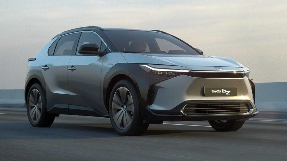 Toyota ra mắt xe điện BZ4X