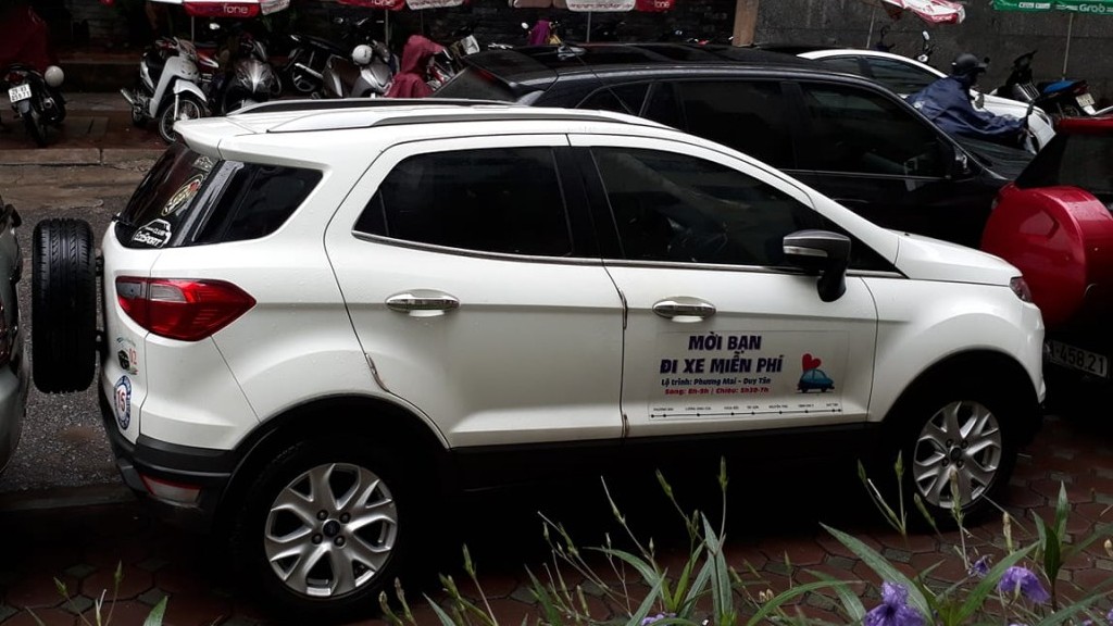 So sánh VinFast VF e34 2022 với Ford Ecosport MT 2015
