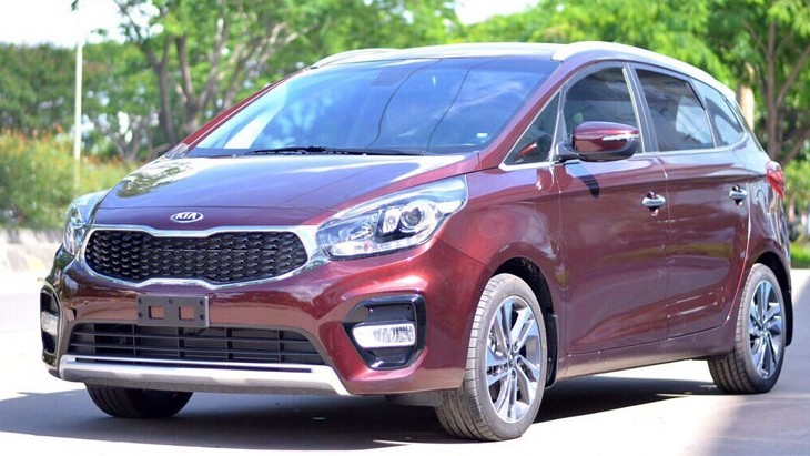 Kia Rondo giảm tới hơn 50 triệu đồng tại đại lý