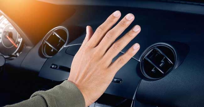 Cách xử lý kính ô tô bị mờ khi đi trời mưa cach xu ly kinh o to bi mo khi di troi mua