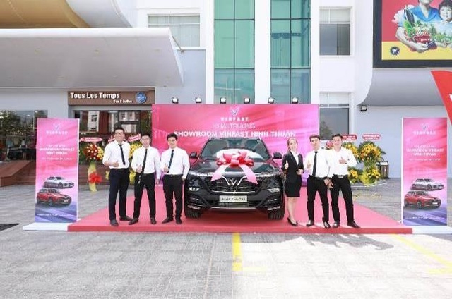 VinFast đồng loạt khai trương 21 showroom ô tô và xe máy điện VinFast đồng loạt khai trương 21 showroom ô tô và xe máy điện