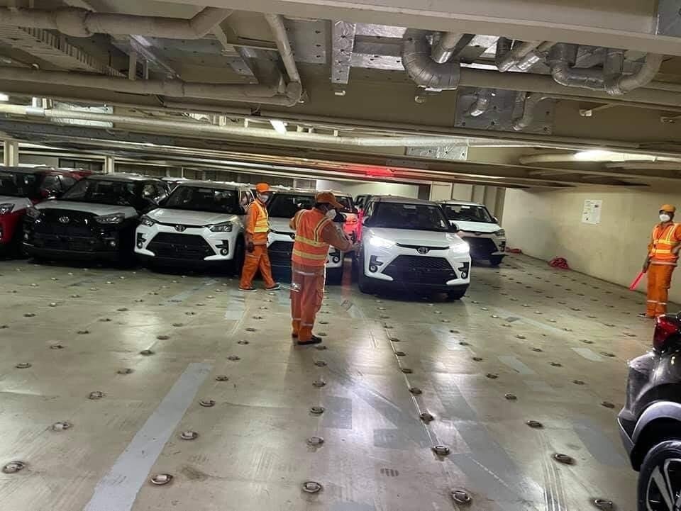 Lô hàng Toyota Raize đầu tiên về Việt Nam, nhân viên đại lý báo khan hàng Lô hàng Toyota Raize đầu tiên về Việt Nam, nhân viên đại lý báo khan hàng
