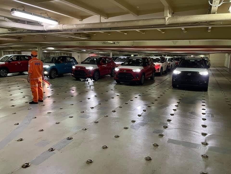 Lô hàng Toyota Raize đầu tiên về Việt Nam, nhân viên đại lý báo khan hàng Lô hàng Toyota Raize đầu tiên về Việt Nam, nhân viên đại lý báo khan hàng