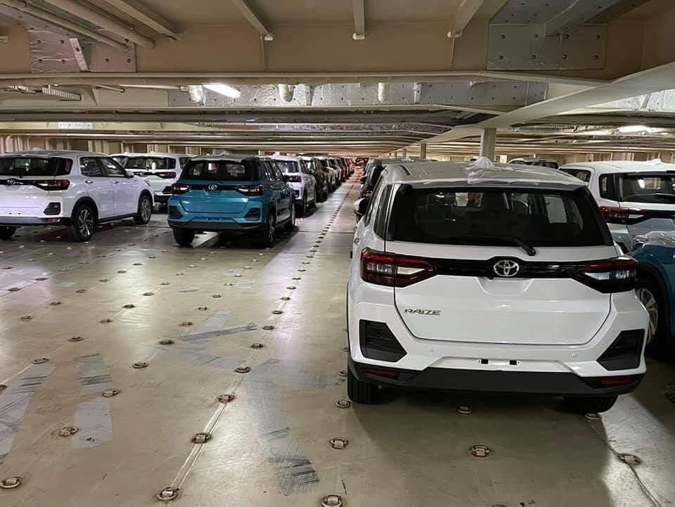 Lô hàng Toyota Raize đầu tiên về Việt Nam, nhân viên đại lý báo khan hàng Lô hàng Toyota Raize đầu tiên về Việt Nam, nhân viên đại lý báo khan hàng