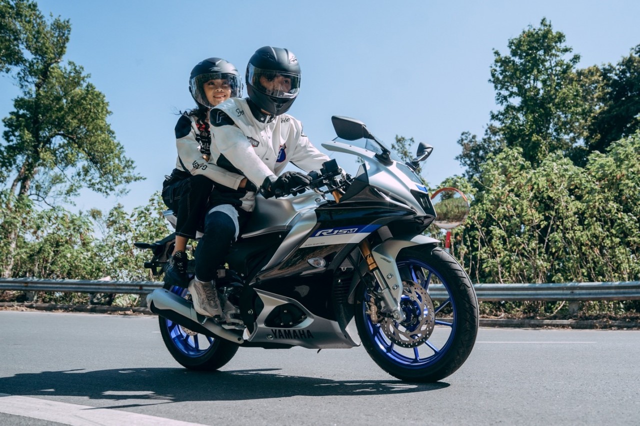 Yamaha R15 2022 thỏa mãn niềm đam mê sportbike của giới trẻ Việt Yamaha R15 2022 thỏa mãn niềm đam mê sportbike của giới trẻ Việt