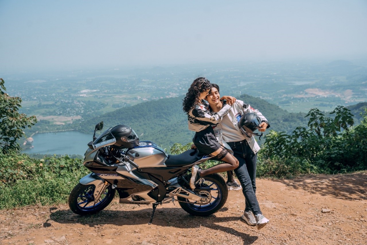 Yamaha R15 2022 thỏa mãn niềm đam mê sportbike của giới trẻ Việt Yamaha R15 2022 thỏa mãn niềm đam mê sportbike của giới trẻ Việt