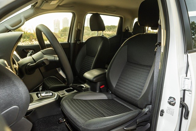 Ra mắt Nissan Navara bản 'giá rẻ' tại Việt Nam, giá 699 triệu đồng Ra mắt Nissan Navara bản 'giá rẻ' tại Việt Nam, giá 699 triệu đồng