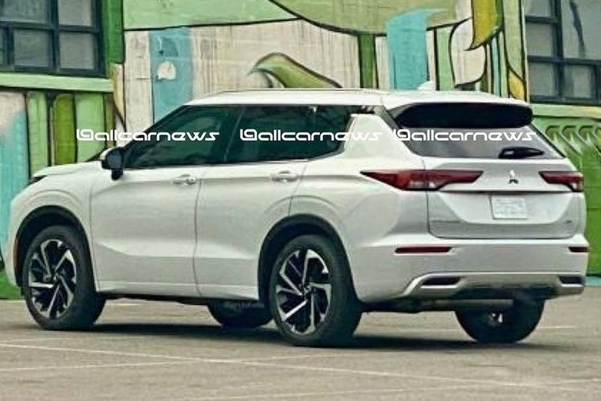 Mitsubishi Outlander 2022 lộ diện