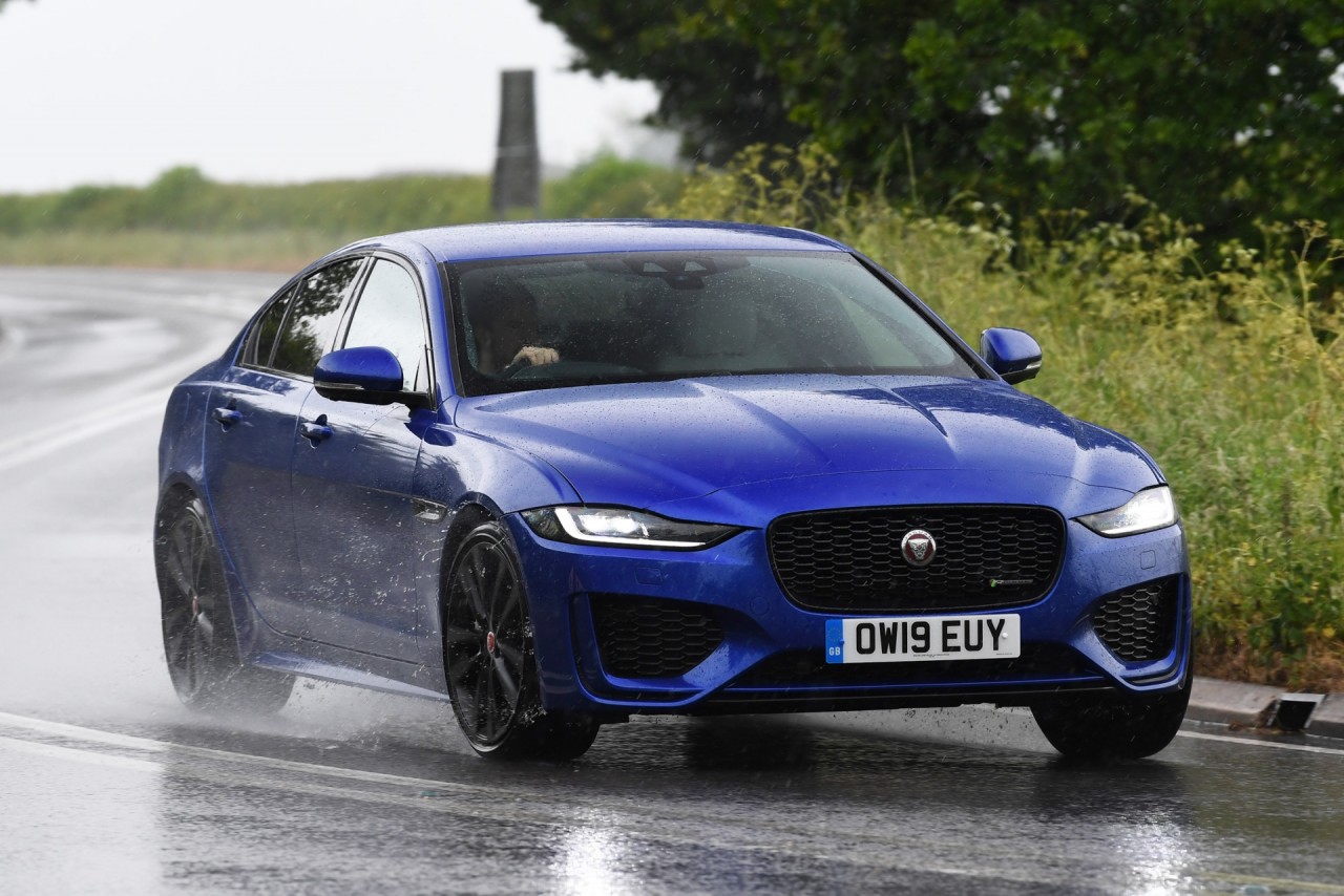 Jaguar Land Rover lại phải đóng cửa nhà máy vì Covid-19