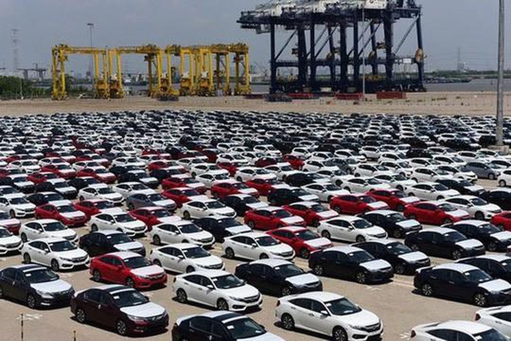 Ô tô nhập khẩu vào Việt Nam vượt hơn 3.000 xe so với cả năm ngoái Ô tô nhập khẩu vào Việt Nam vượt hơn 3.000 xe so với cả năm ngoái