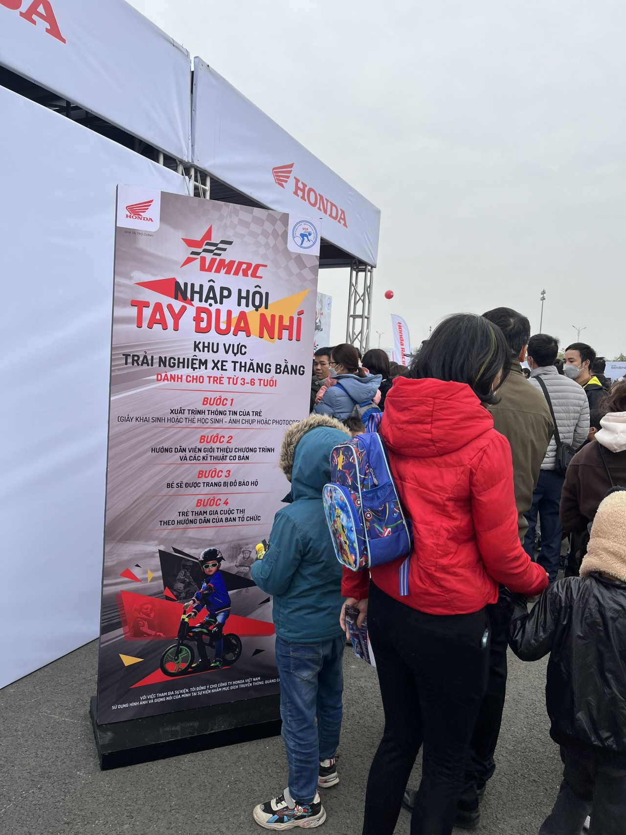 Hàng trăm tay đua nhí góp mặt tại đường đua Kid Racing Training (Honda Thanks Day) Hàng trăm tay đua nhí góp mặt tại đường đua Kid Racing Training (Honda Thanks Day)