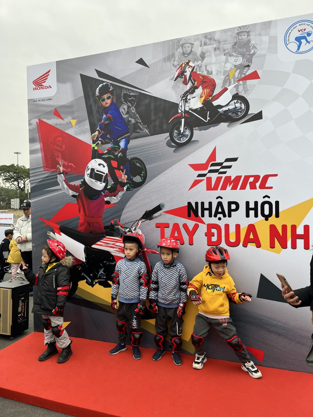 Hàng trăm tay đua nhí góp mặt tại đường đua Kid Racing Training (Honda Thanks Day) Hàng trăm tay đua nhí góp mặt tại đường đua Kid Racing Training (Honda Thanks Day)