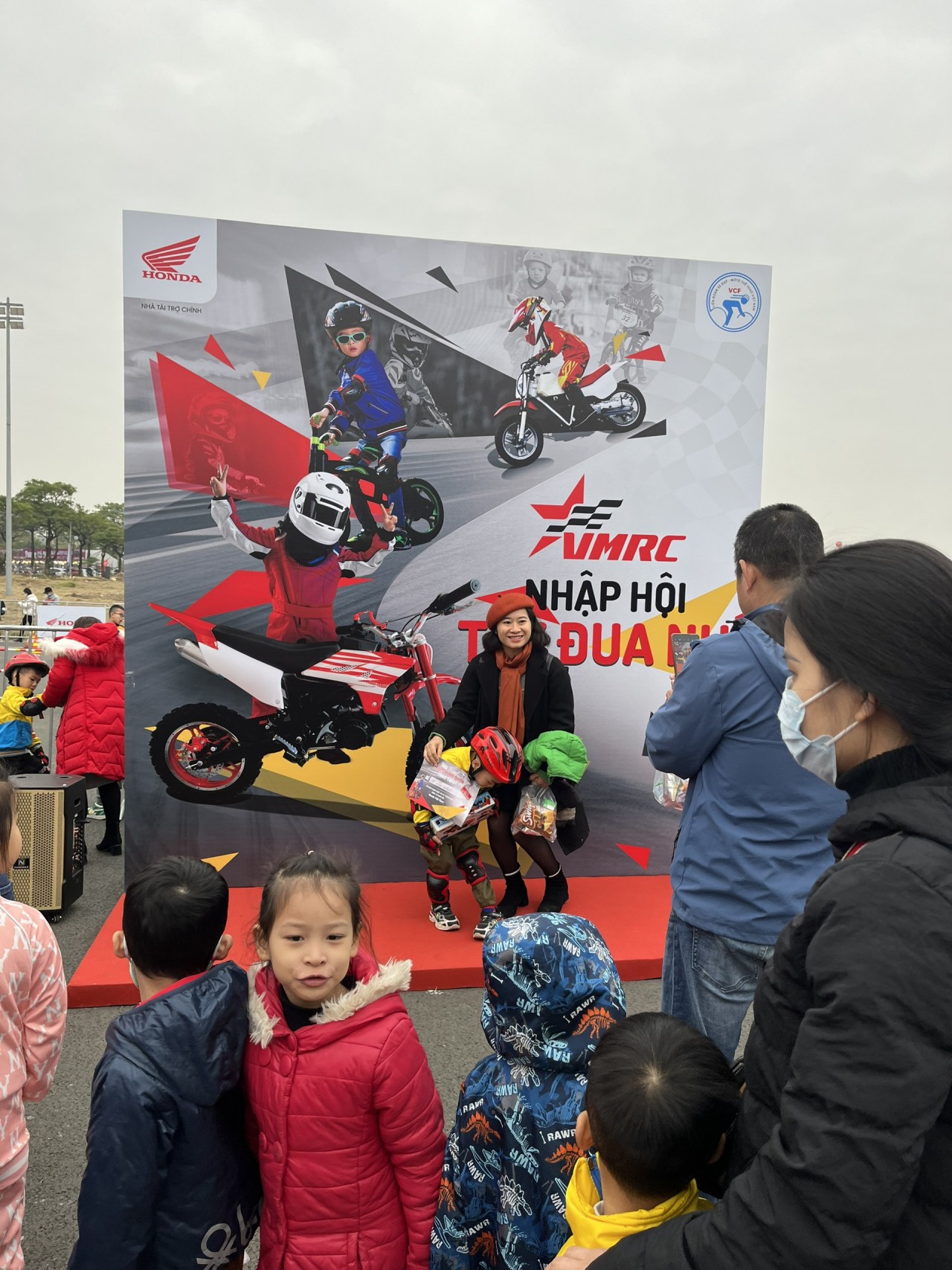 Hàng trăm tay đua nhí góp mặt tại đường đua Kid Racing Training (Honda Thanks Day) Hàng trăm tay đua nhí góp mặt tại đường đua Kid Racing Training (Honda Thanks Day)