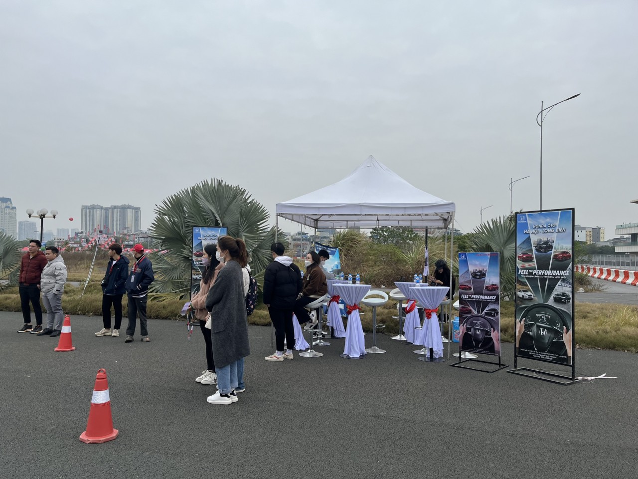 Khách hàng thích thú trải nghiệm các mẫu xe Honda tại Honda Thanks Day Khách hàng thích thú trải nghiệm các mẫu xe Honda tại Honda Thanks Day