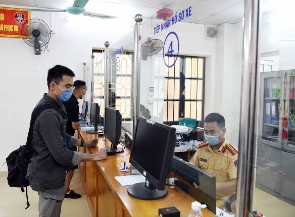 Đề xuất đấu giá biển số ô tô: Sở hữu suốt đời, không chuyển nhượng Đề xuất đấu giá biển số ô tô: Sở hữu suốt đời, không chuyển nhượng