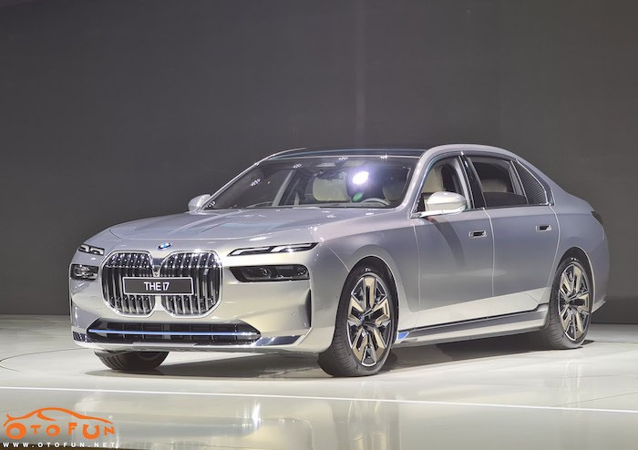 Đến lượt xe điện BMW i7 ra mắt tại Việt Nam, cạnh tranh phân khúc hạng sang, giá... Đến lượt xe điện BMW i7 ra mắt tại Việt Nam, cạnh tranh phân khúc hạng sang, giá...