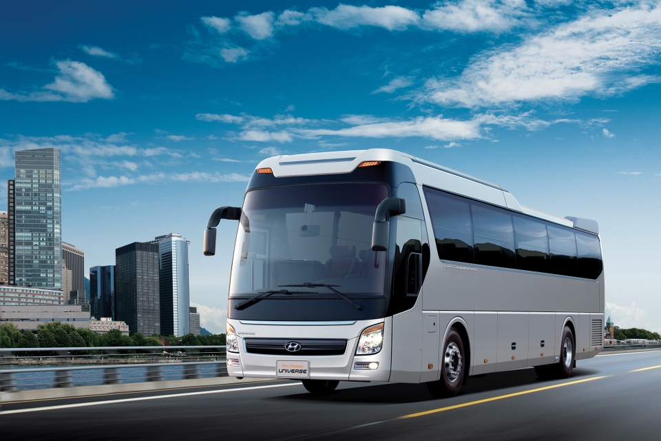 Hyundai Universe 47 chỗ thế hệ mới ra mắt giá từ 3,5 tỷ đồng hyundai universe 47 cho the he moi ra mat gia tu 35 ty dong