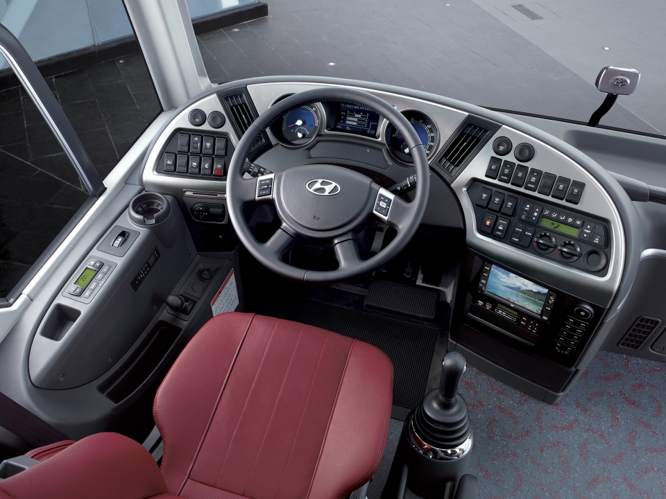 Hyundai Universe 47 chỗ thế hệ mới ra mắt giá từ 3,5 tỷ đồng hyundai universe 47 cho the he moi ra mat gia tu 35 ty dong
