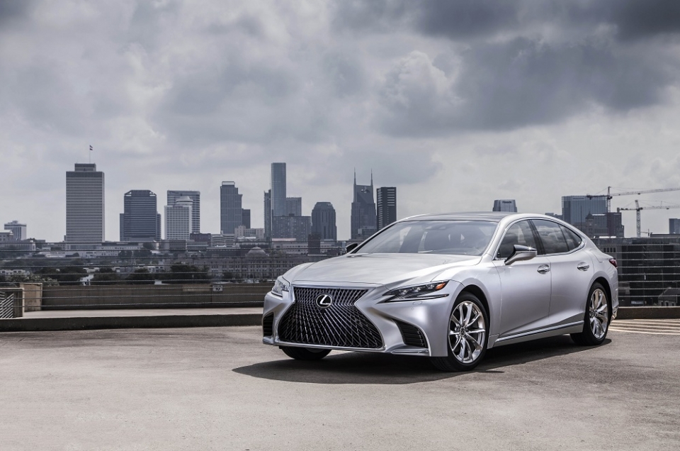 Triệu hồi 4 xe Lexus LS 500 vì nguy cơ chết máy lexus viet nam trieu hoi ls 500 vi nguy co chet may