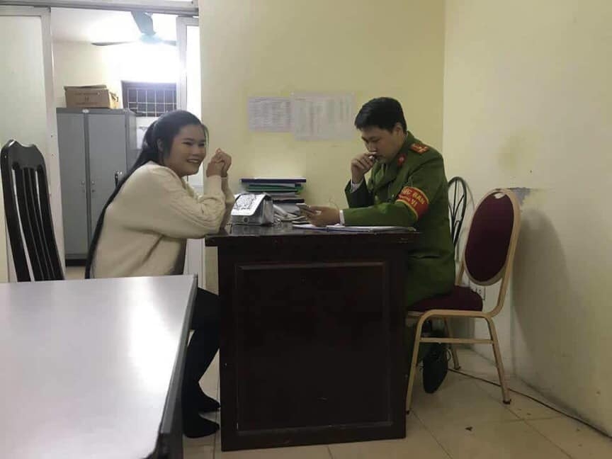 Cô gái ngồi xe ôm 10km bị 'chém' đẹp 600.000 đồng ngay giữa Thủ đô Hà Nội co gai ngoi xe om 10km bi chem dep 600000 dong ngay giua thu do ha noi