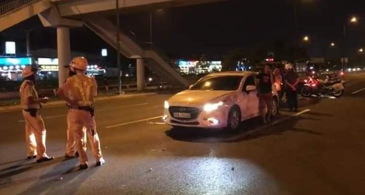 Nữ tài xế say xỉn lái Toyota Fortuner gây tai nạn rồi bỏ chạy tp ho chi minh nu tai xe say xin lai toyota fortuner gay tai nan roi bo chay
