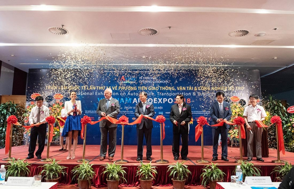 trien lam vietnam autoexpo 2019 chinh thuc duoc khoi dong