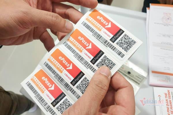 Có thẻ ePass, xe đi vèo vèo qua các trạm thu phí tự động trên toàn quốc Có thẻ ePass, xe đi vèo vèo qua các trạm thu phí tự động trên toàn quốc