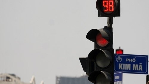 Bức xúc cách vận hành đèn tín hiệu giao thông tại một số nút giao ở Hà Nội