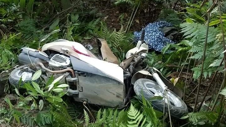 Phượt Tết Kỷ Hợi, hai vợ chồng lái Honda Lead lao xuống vực đèo Tam Đảo